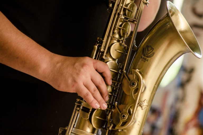 Nauka gry na saksofonie – wskazówki dla początkujących
